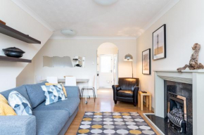 22 Scaife Gardens Lovely 2-Bed York Townhouse with Free Parking Pass the Keys